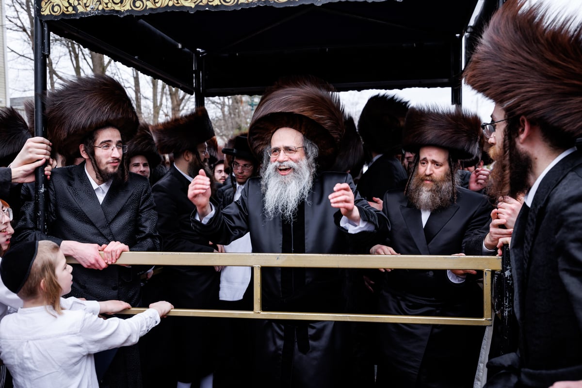 הכנסת ספר תורה לביהמ"ד סאטמר מונסי 