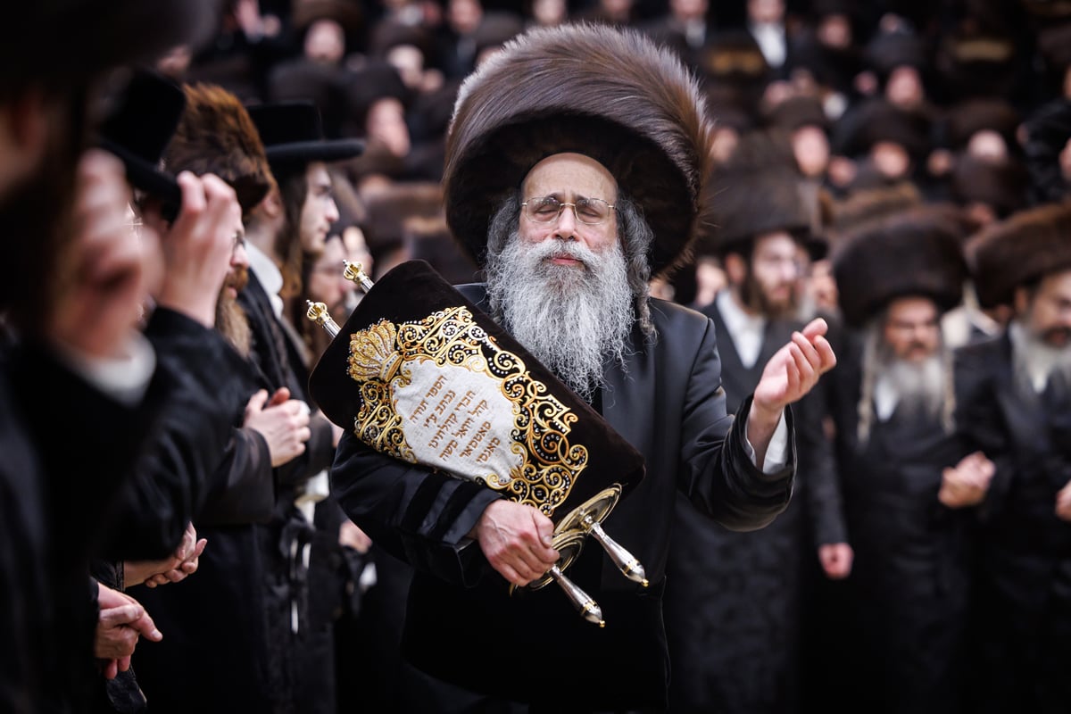 הכנסת ספר תורה לביהמ"ד סאטמר מונסי 