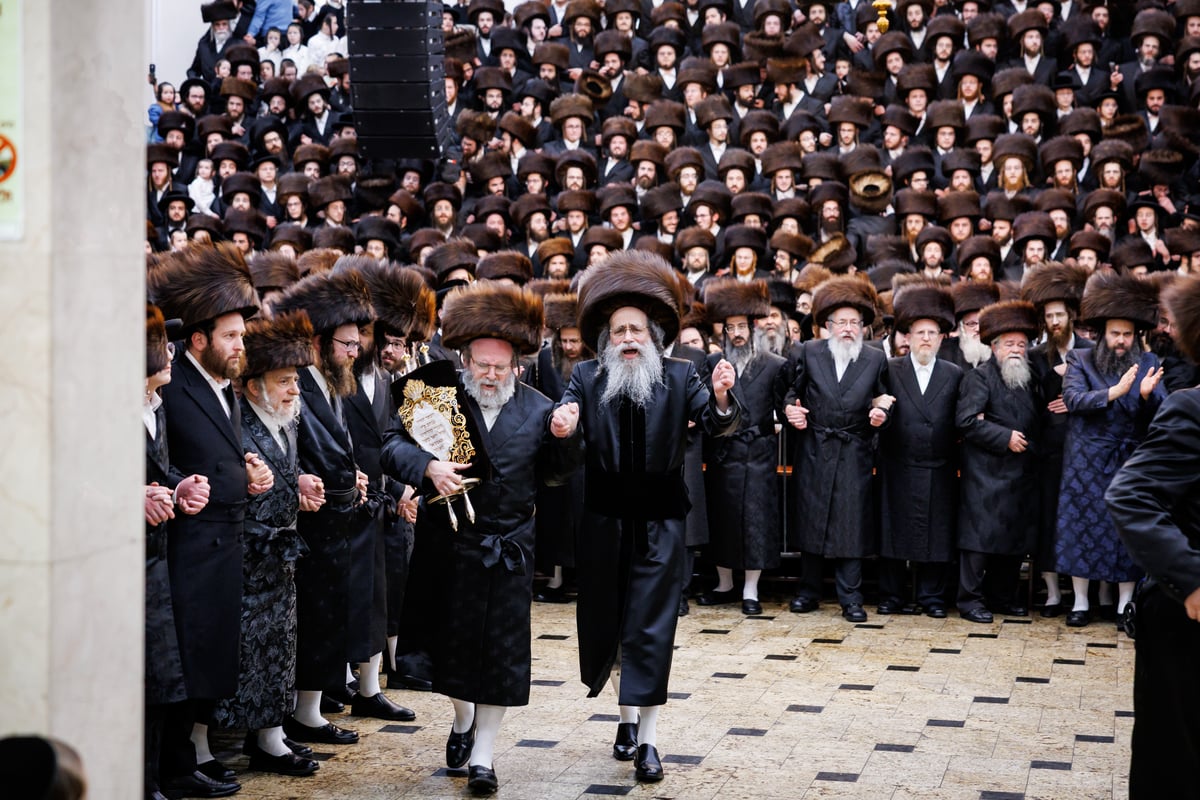 הכנסת ספר תורה לביהמ"ד סאטמר מונסי 