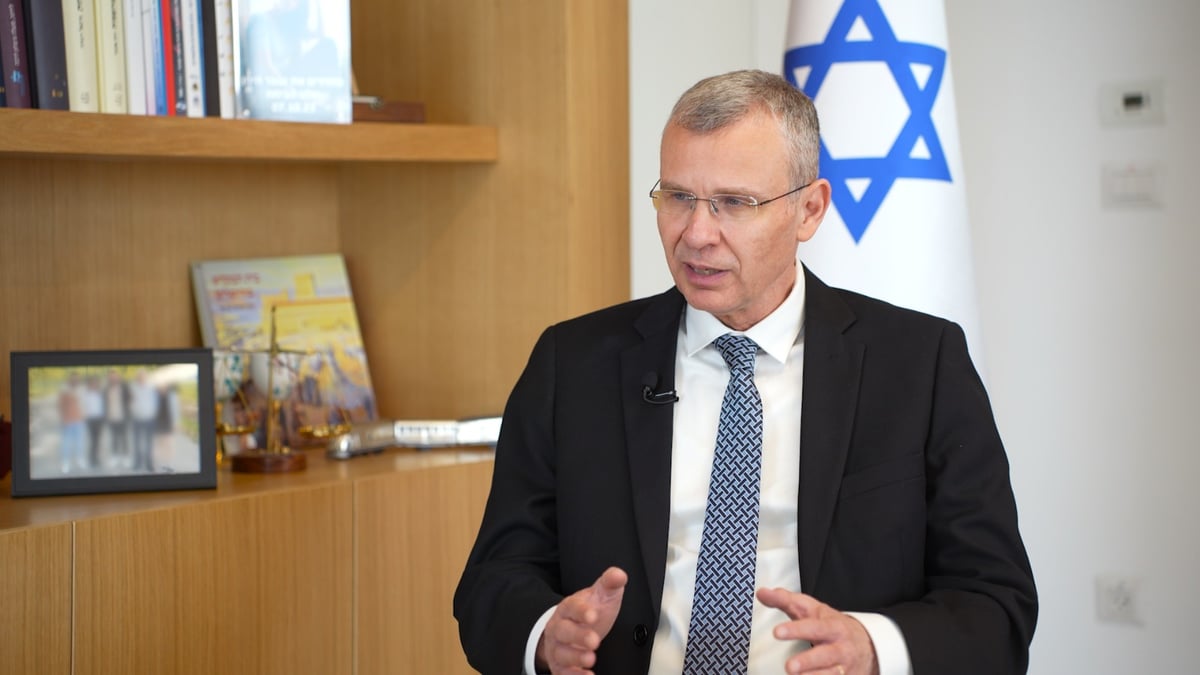 השר לוין