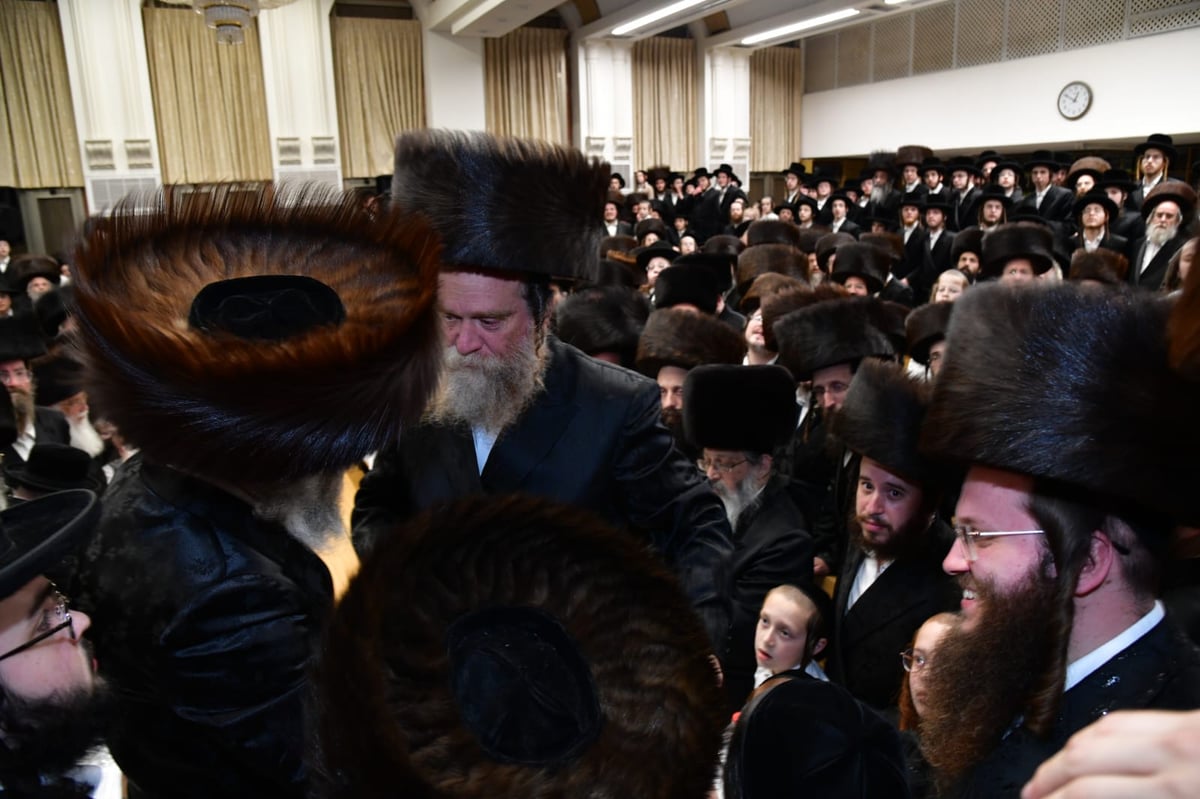 הרה"צ רבי אלימלך בידרמן בחול המועד פסח באשדוד