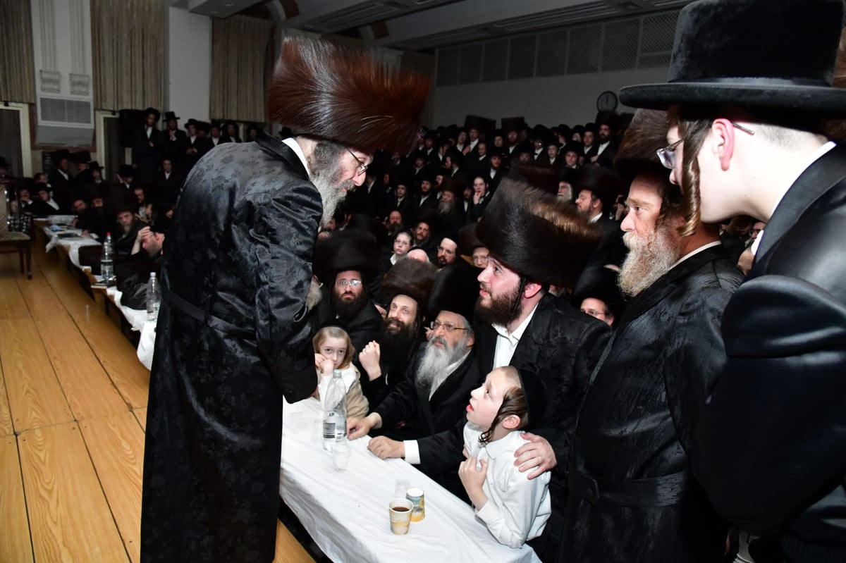 הרה"צ רבי אלימלך בידרמן בחול המועד פסח באשדוד