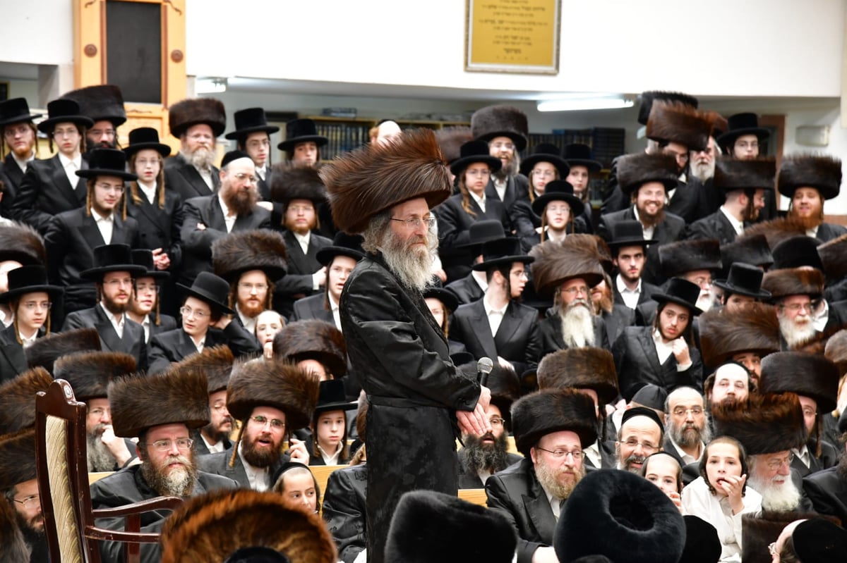 הרה"צ רבי אלימלך בידרמן בחול המועד פסח באשדוד