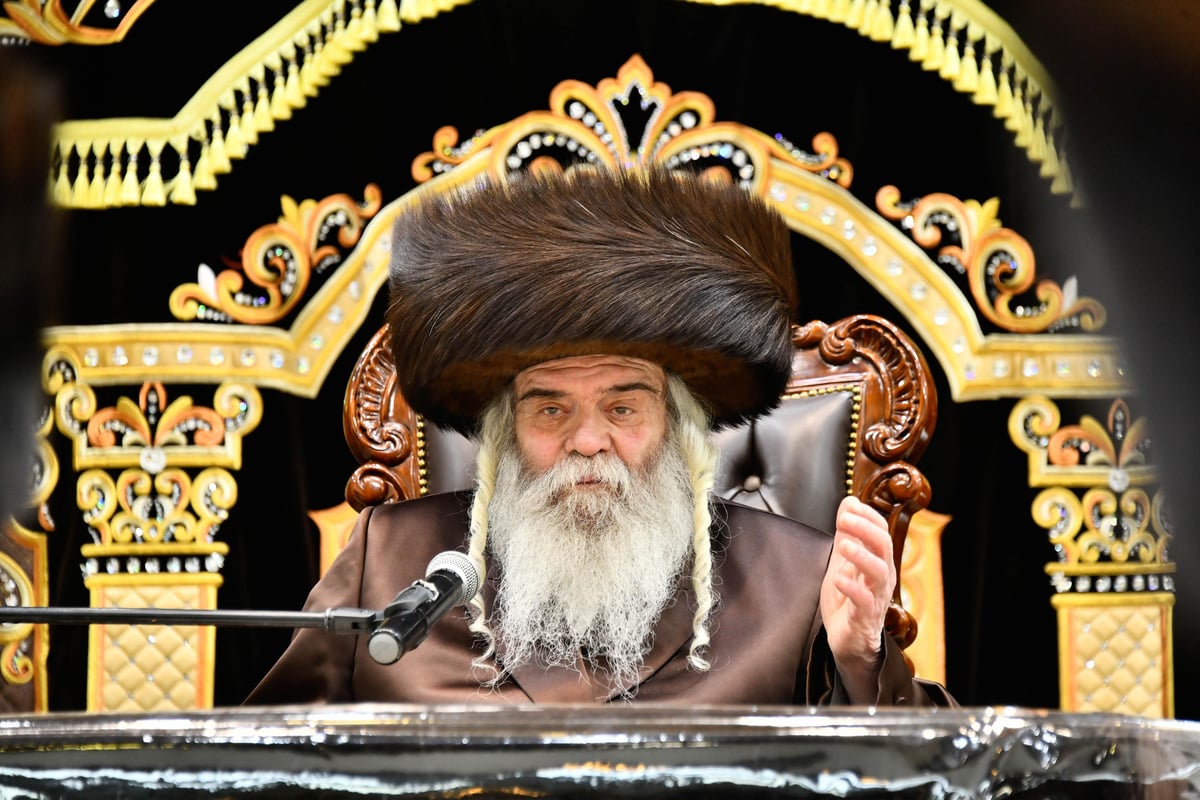 האדמו"ר מקרעטשניף י-ם בחוה"מ פסח