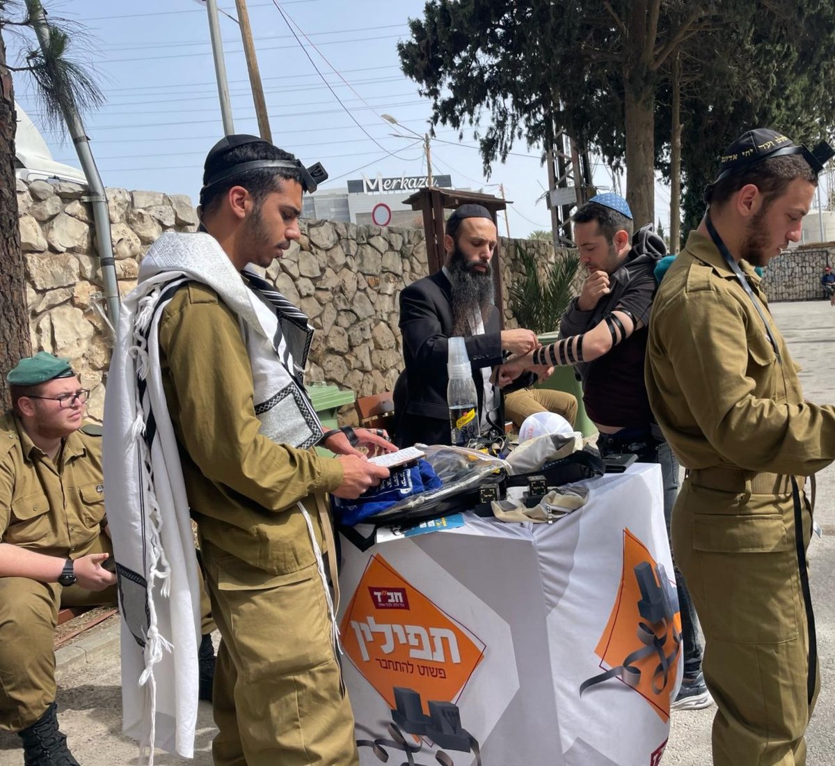 אלפים הניחו תפילין לזכר הנופלים - תיעוד מרגש