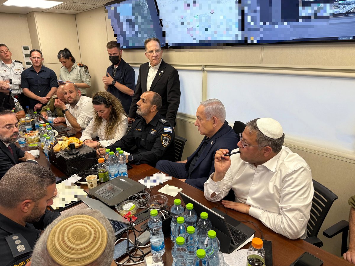 רה"מ נתניהו בחפ"ק ניהול השריפה