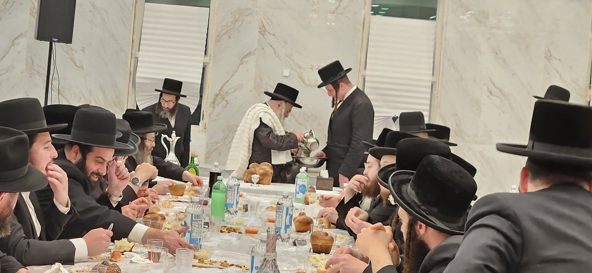 האדמו"ר מקוסען לייקווד בהילולת הרה"ק ר' ישעל'ע מקרעסטיר זי"ע