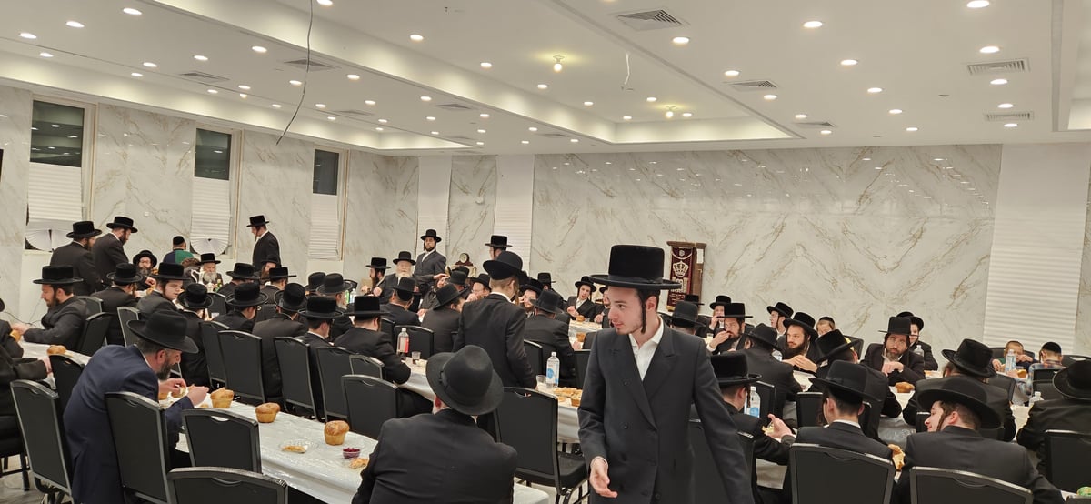 האדמו"ר מקוסען לייקווד בהילולת הרה"ק ר' ישעל'ע מקרעסטיר זי"ע
