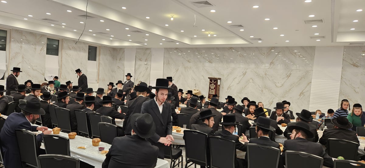 האדמו"ר מקוסען לייקווד בהילולת הרה"ק ר' ישעל'ע מקרעסטיר זי"ע