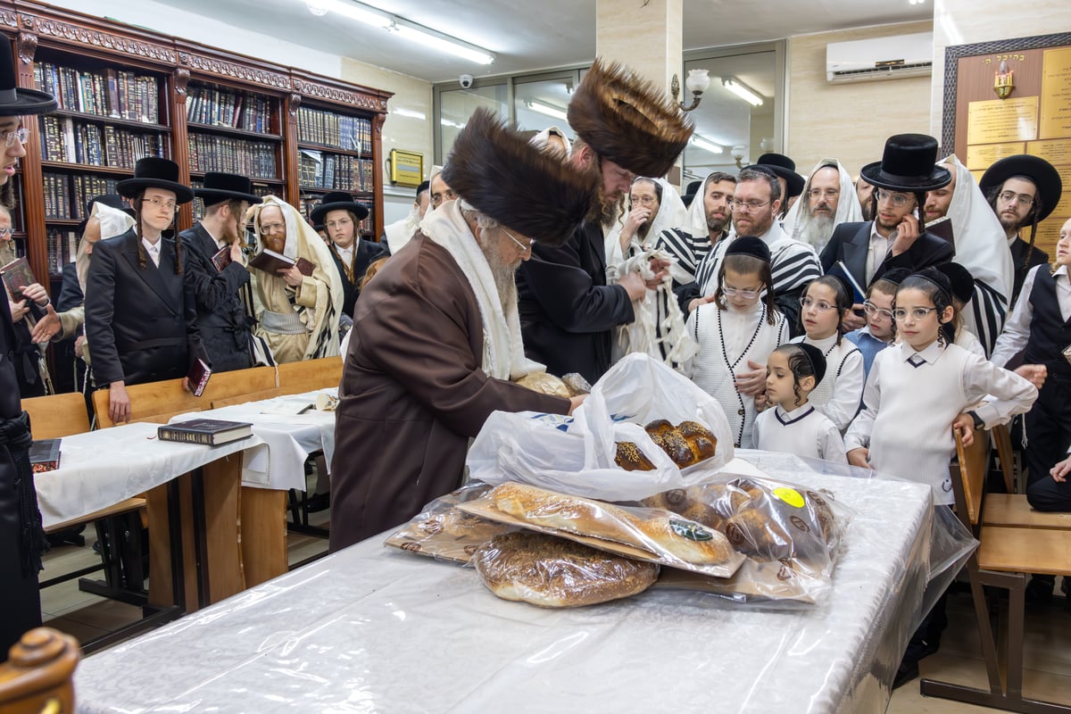 האדמו"ר מפינסק קרלין ערב שב"ק בב"ב