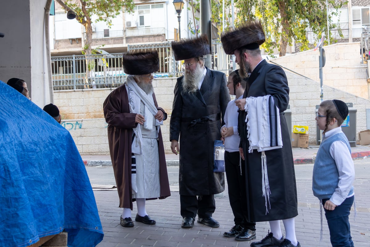 האדמו"ר מפינסק קרלין ערב שב"ק בב"ב