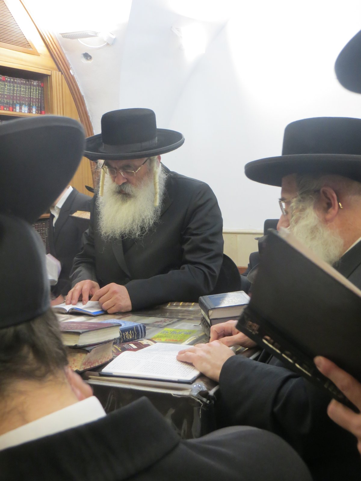 האדמו"ר מדושינסקיא באתרא קדישא מירון