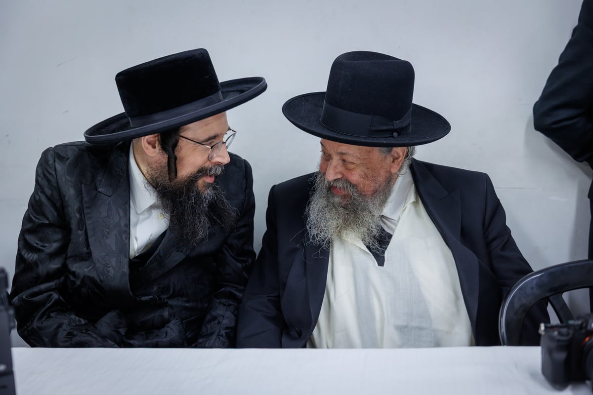"שאו נא תפילה בעדי" | צפו בדברי המנהיג הליטאי בכנס החירום במעונו