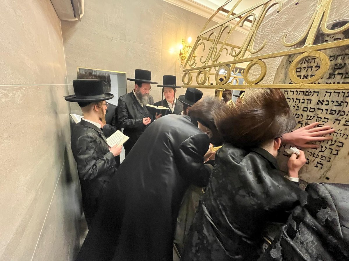 האדמו"ר מביאלה פשיסחא במסע הקודש לפולין