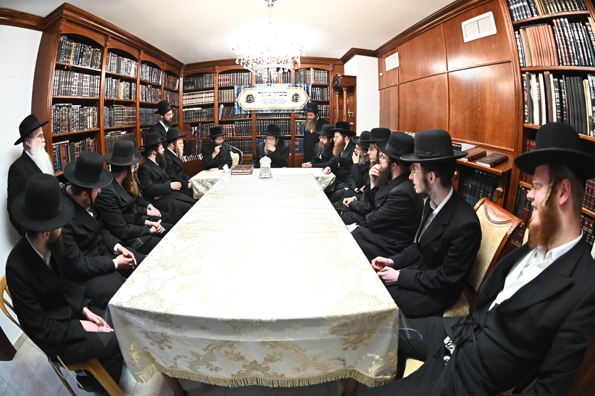 מבחן הוראה בבית האדמו"ר ממודז'יץ
