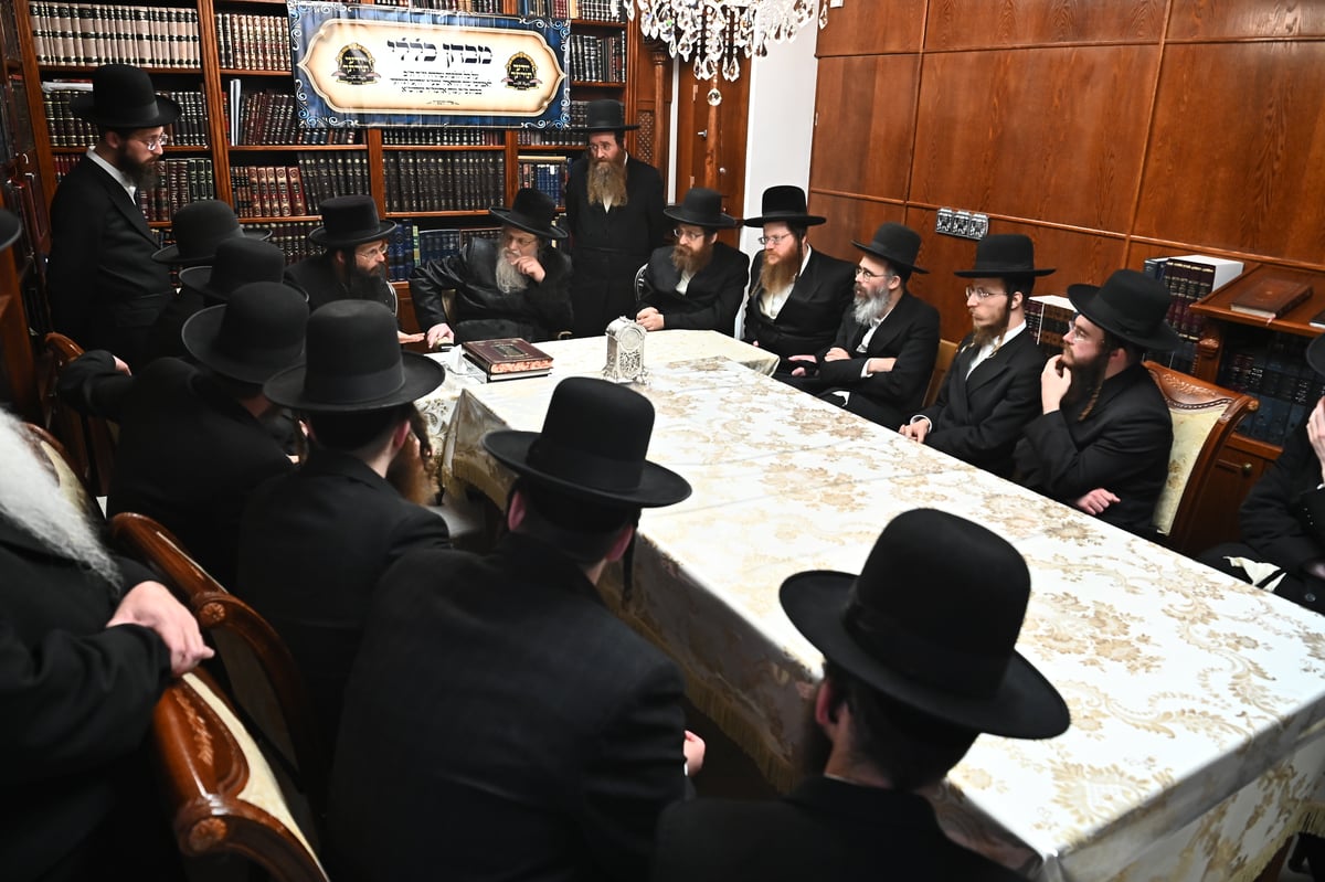 מבחן הוראה בבית האדמו"ר ממודז'יץ