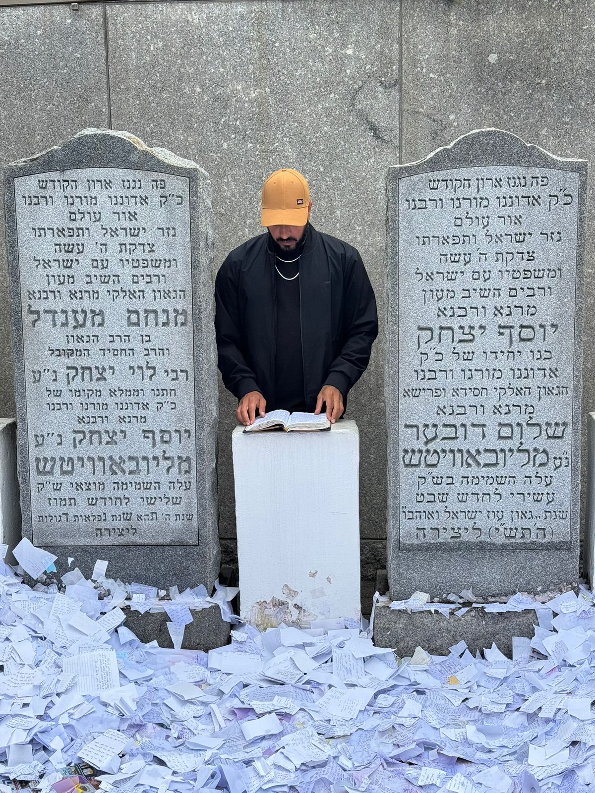 איתי לוי במרכז חב"ד העולמי