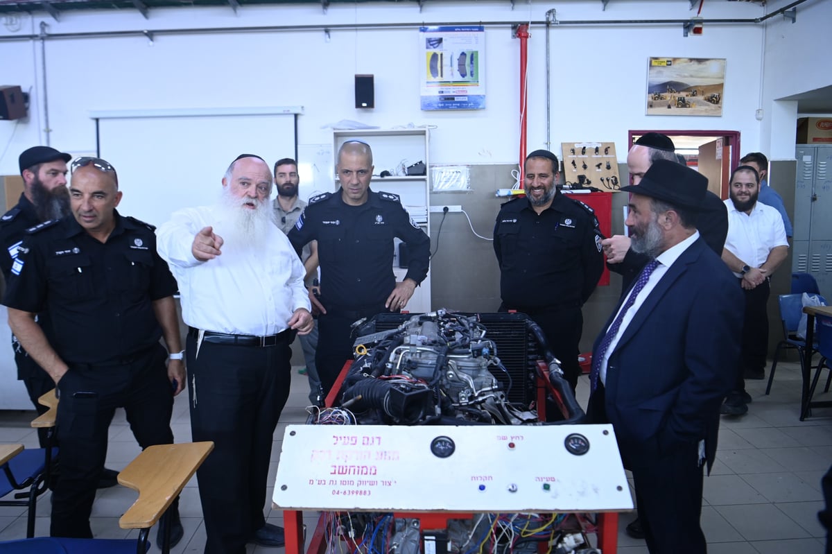קצינים בכירים משירות בתי הסוהר בביקור בכפר חב"ד