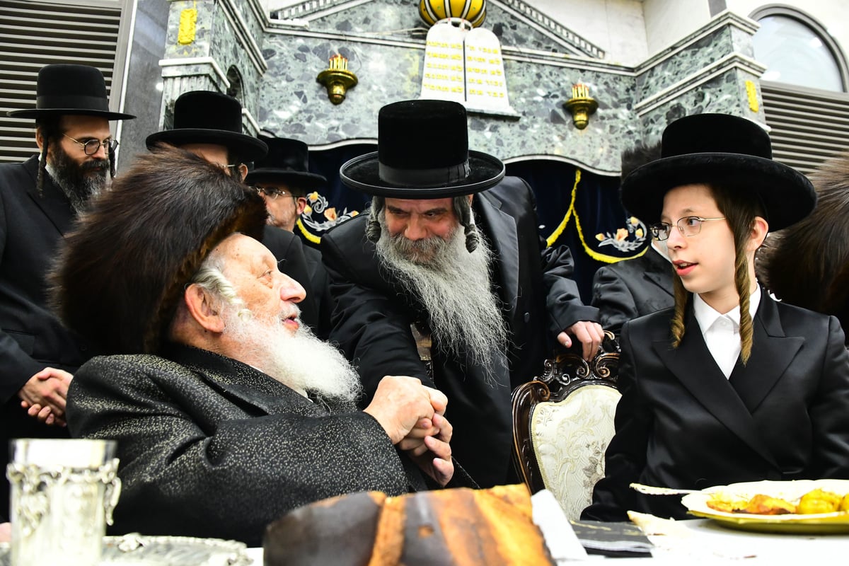 שמחת בר המצווה בחצה"ק ספינקא - נאראל 