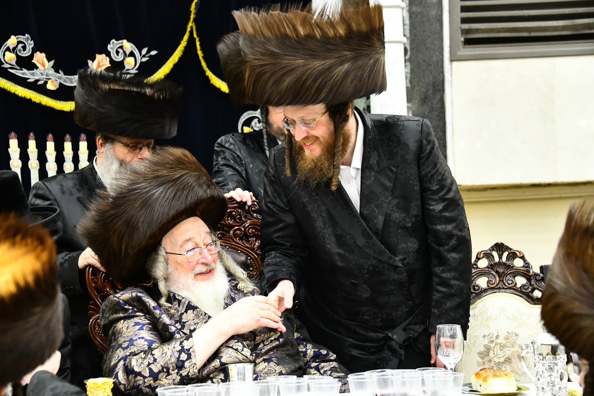 שמחת בר המצווה בחצה"ק ספינקא - נאראל 