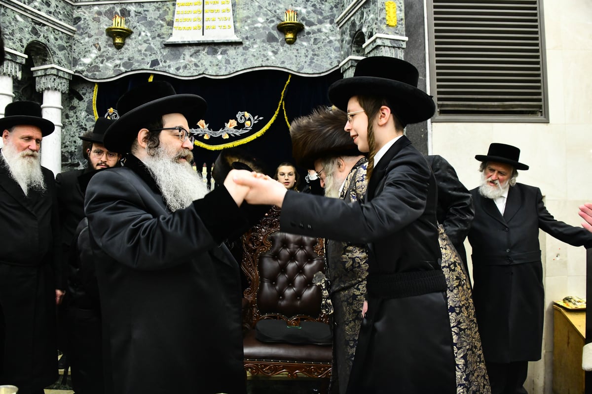 שמחת בר המצווה בחצה"ק ספינקא - נאראל 