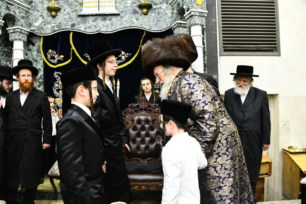 שמחת בר המצווה בחצה"ק ספינקא - נאראל 