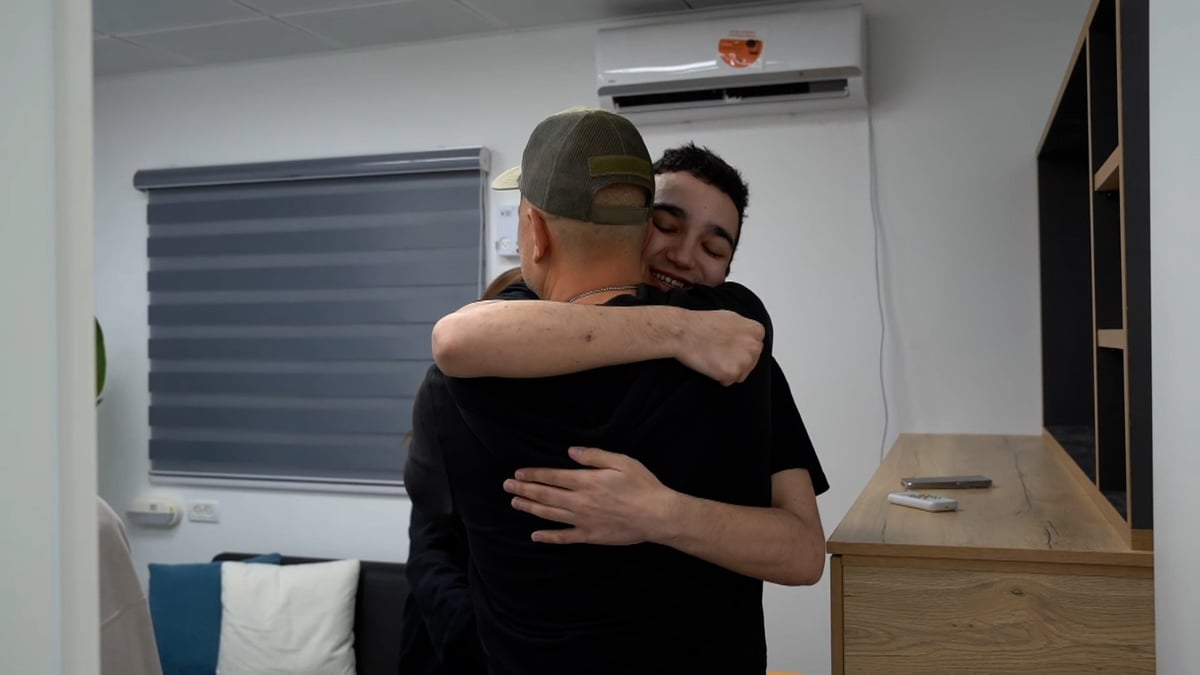 סמ״ר עידן אלכסנדר במפגש המרגש עם משפחתו
