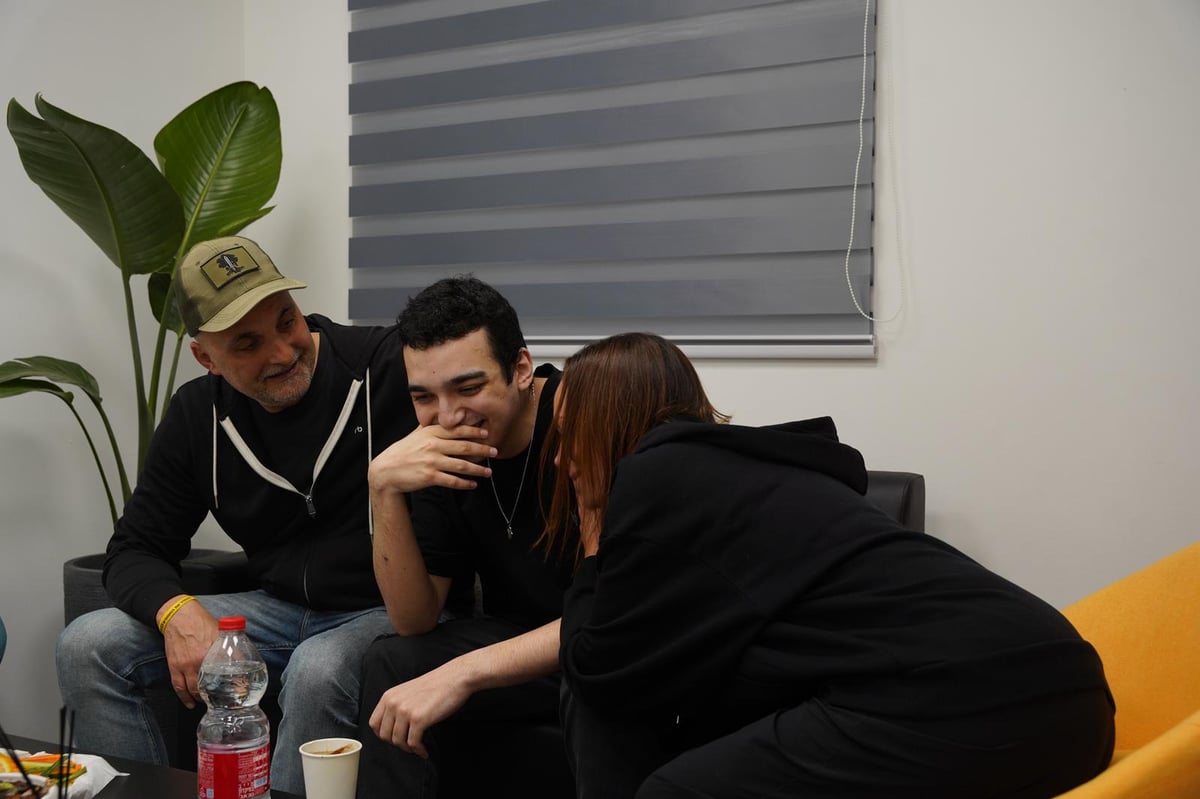 סמ״ר עידן אלכסנדר במפגש המרגש עם משפחתו