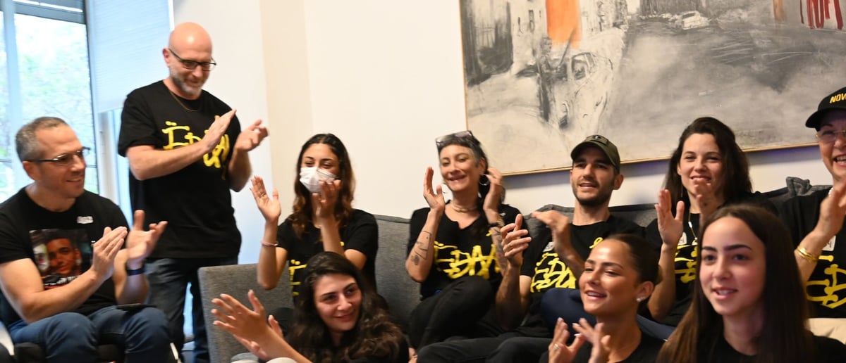 עידן אלכסנדר התאחד עם משפחתו וכתב: "עם ישראל חי" | עדכונים שוטפים