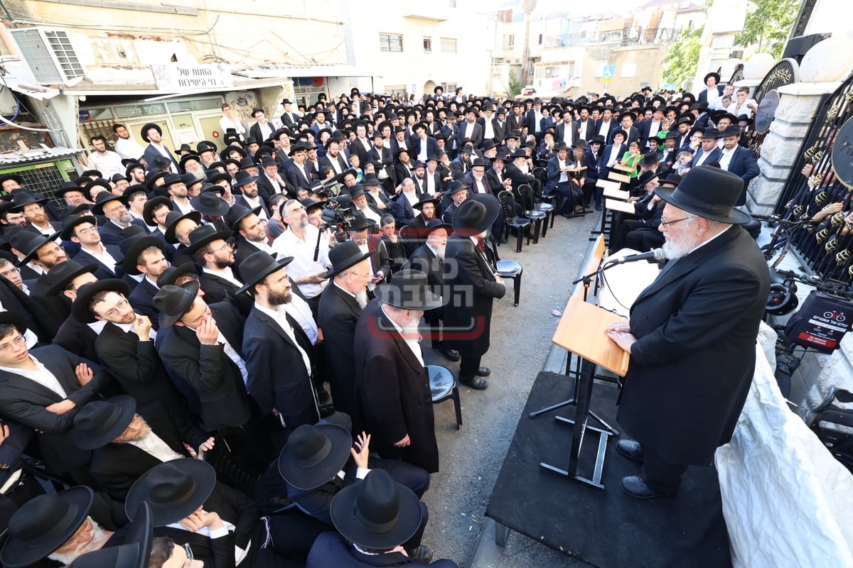 מסע הלווית הגר"א שמואלביץ