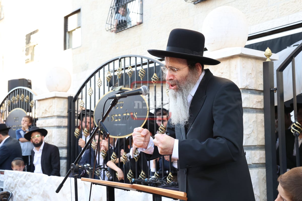 מסע הלווית הגר"א שמואלביץ