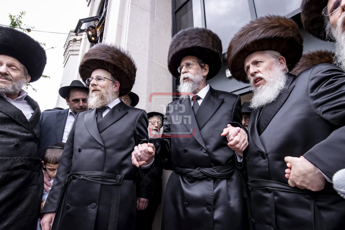 חנוכת הבית והכנסת ס"ת לקלויז הרוז'ינאי במצ'נסטר