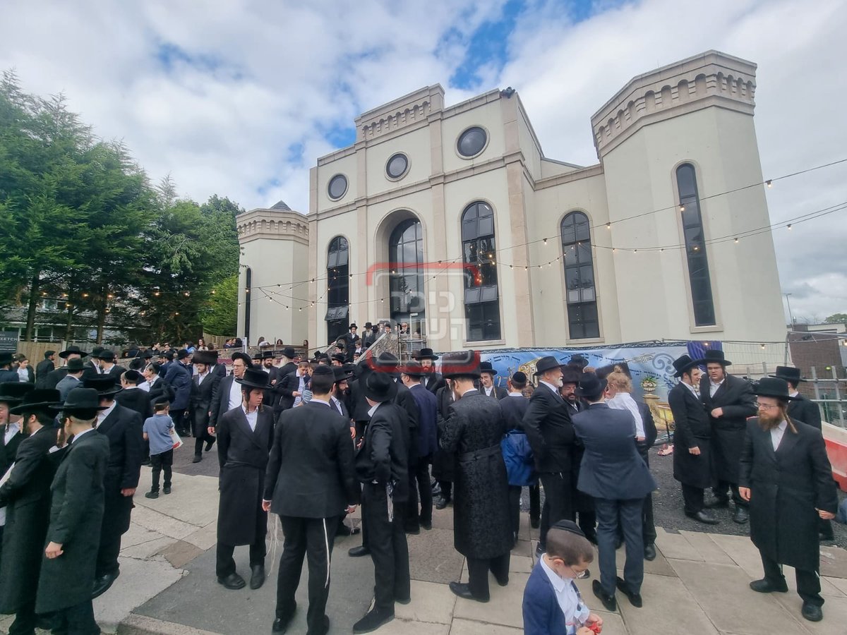 חנוכת הבית והכנסת ס"ת לקלויז הרוז'ינאי במצ'נסטר