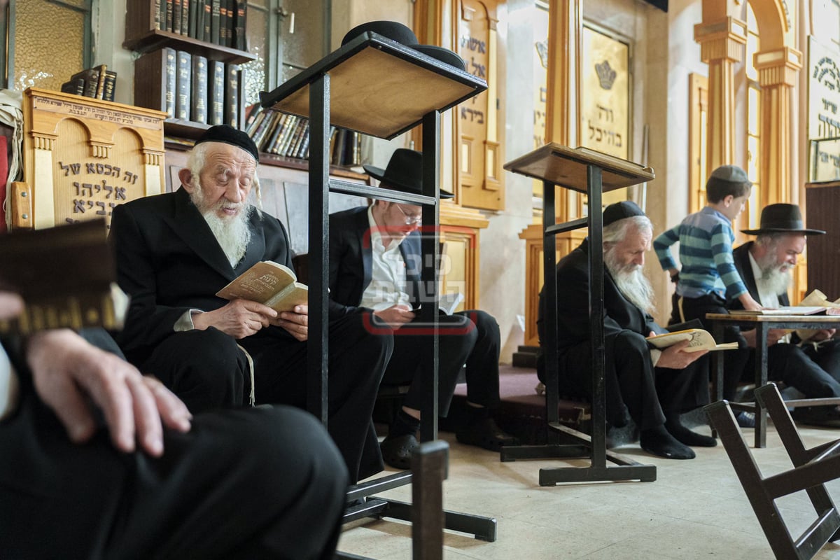 תשעה באב בהיכל ישיבת פוניבז' - ובביהמ"ד לדרמן בב"ב 