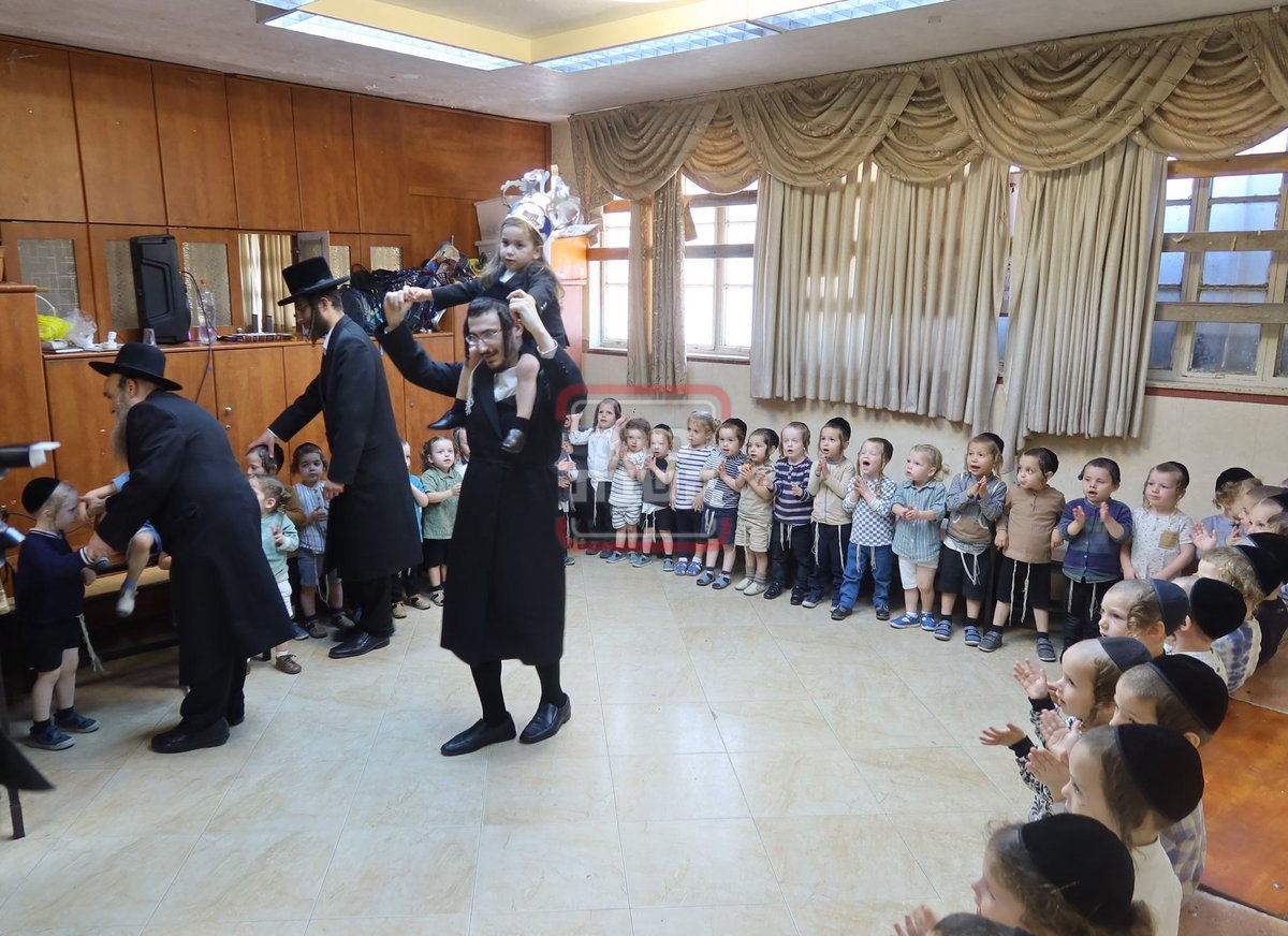 מעמד ה'חיידר פירן' לנכד האדמו"ר מדשינסקיא 