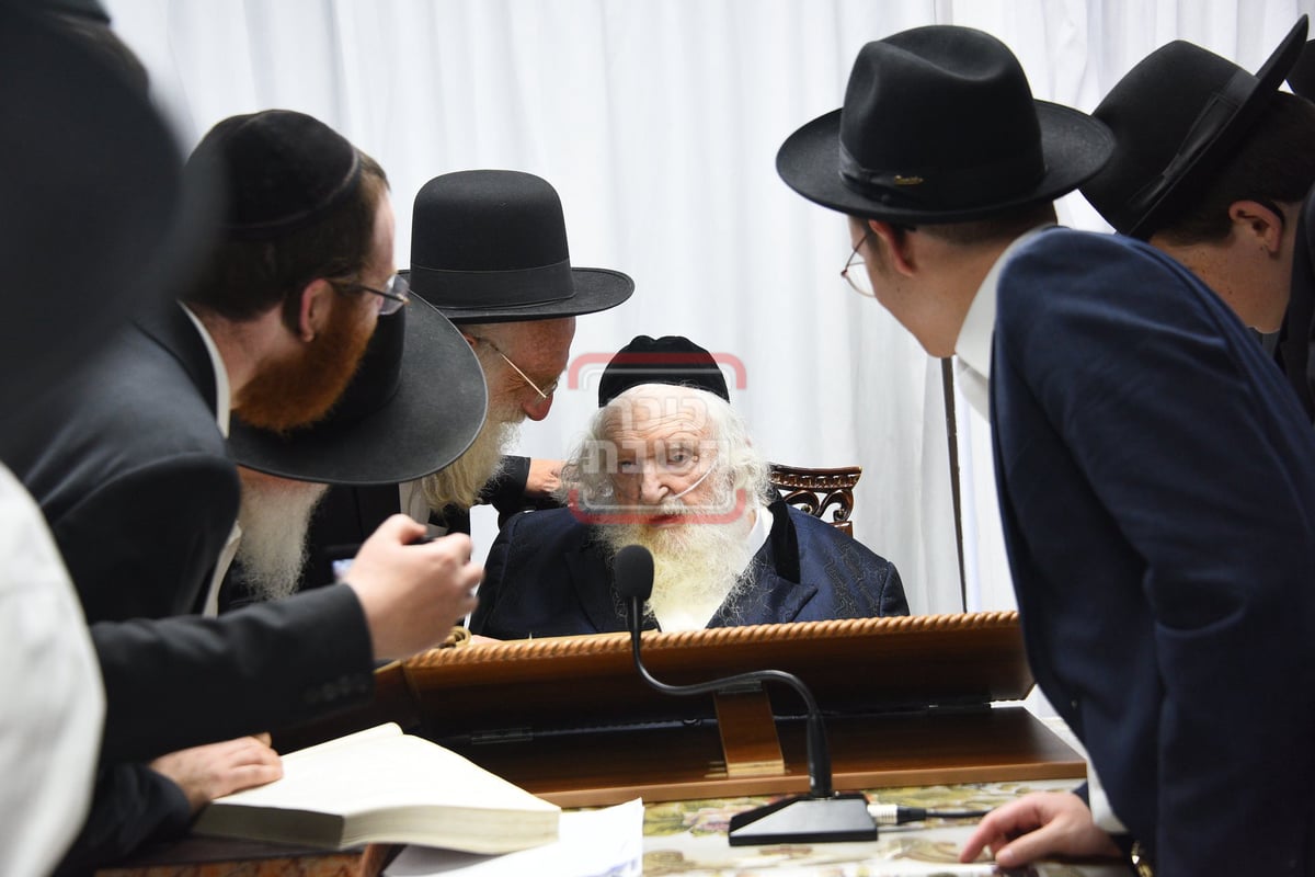 בין הזמנים אב תשפ"ד במעונו של הגר"מ שטרנבוך