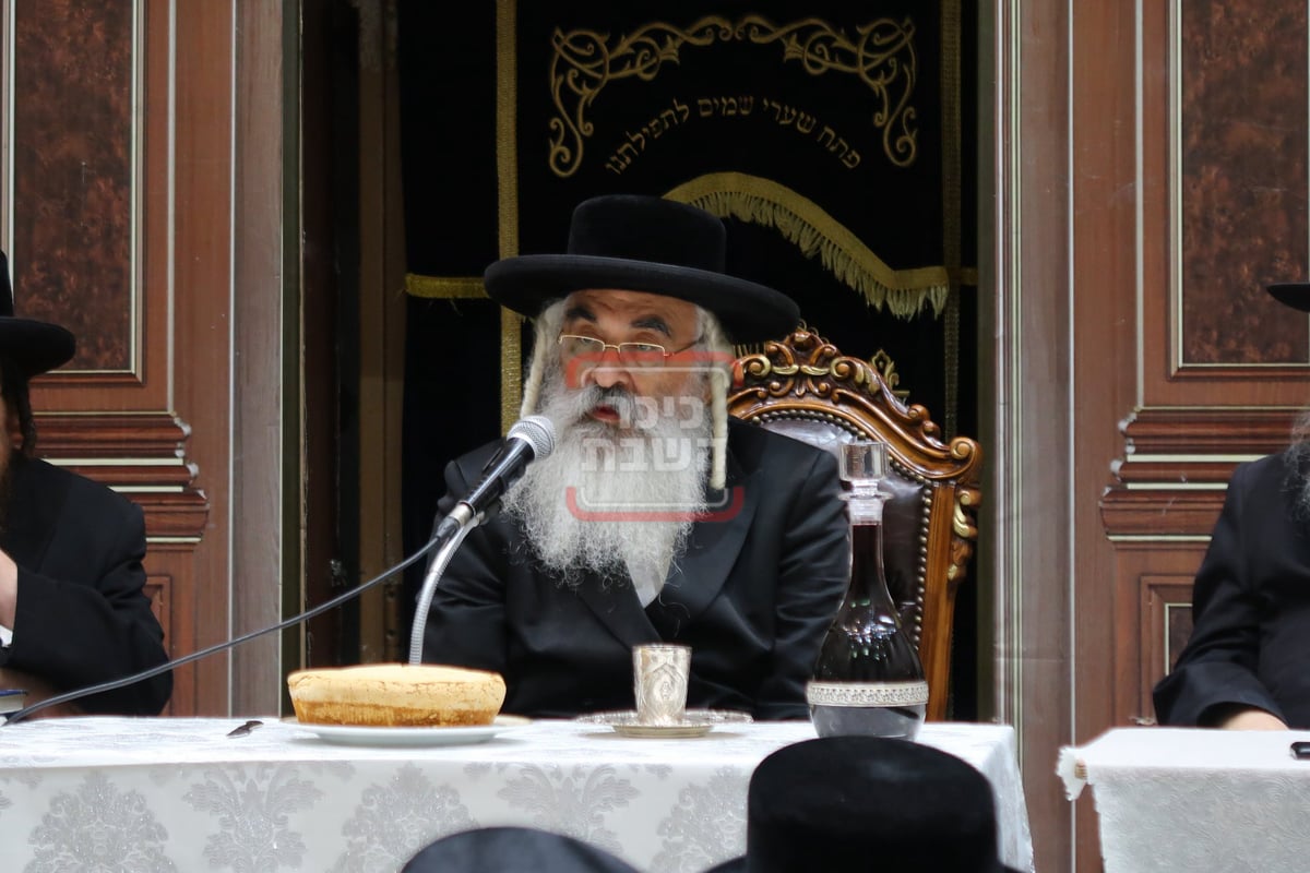 חלוקת פרסים בהיכל ישיבת 'מנחת יצחק' בבני ברק