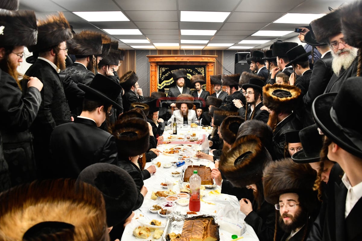 האדמו"ר ממיאלען שבת ראשונה במתחם הסופרים 