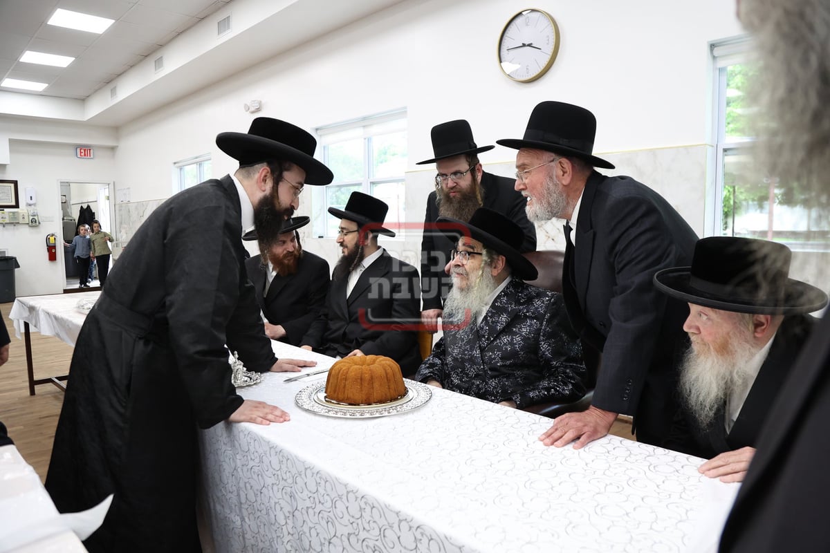 האדמו"ר מסאטמר בביקור במחנה 'בית רחל' ד'סאטמר