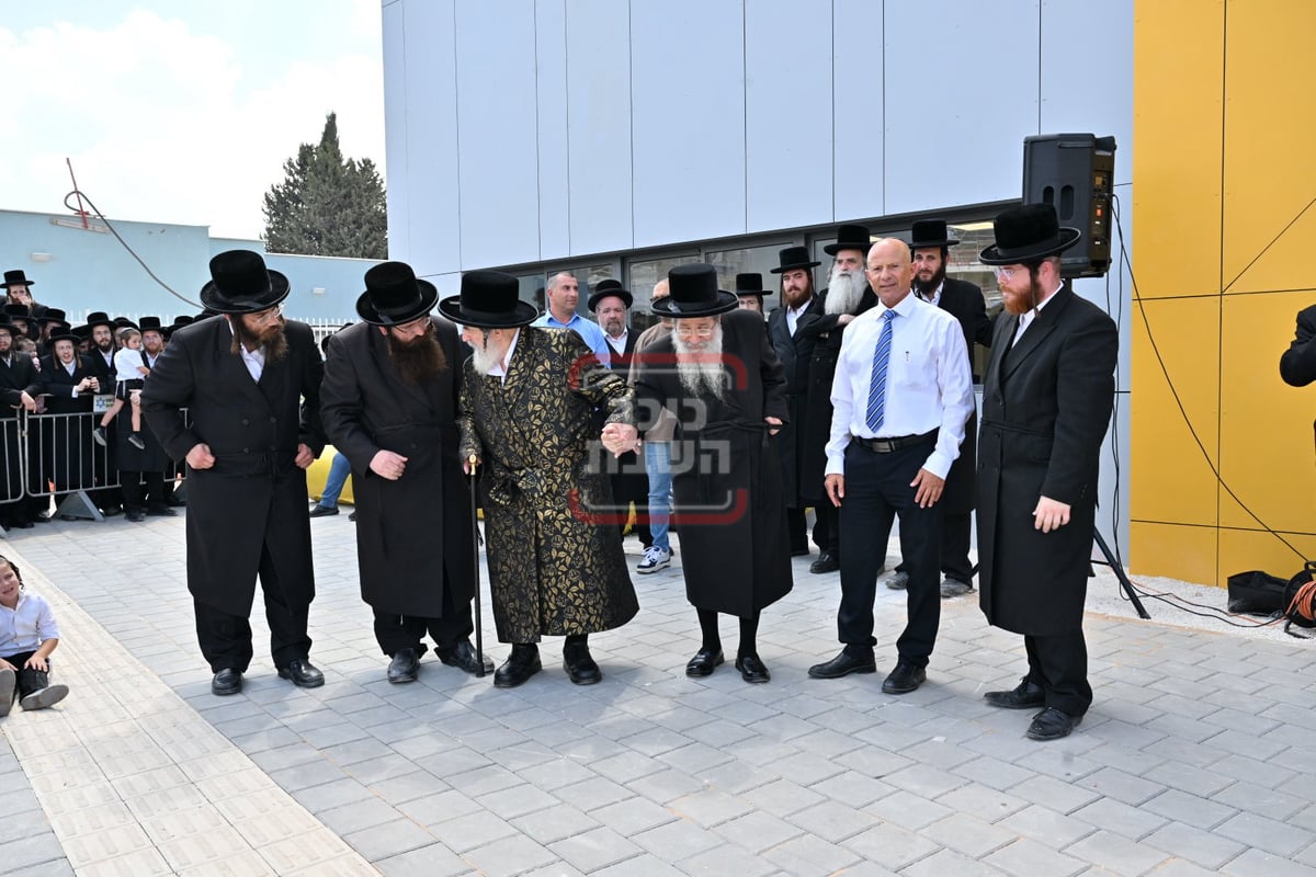 האדמו"ר מויז'ניץ בביקור במוסדותיו בעפולה עילית 