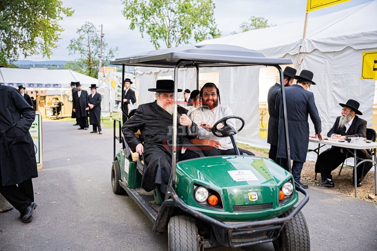 רבבות חסידי ותלמידי בית סאטמר פוקדים את הציון הק' במהלך יומא דהילולא 