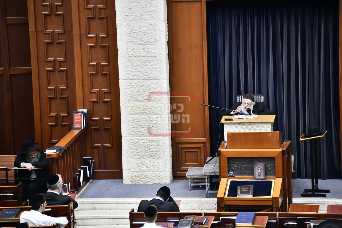 הגאון רבי מאיר גריינמן בביקור בישיבת מיר בברכפלד 