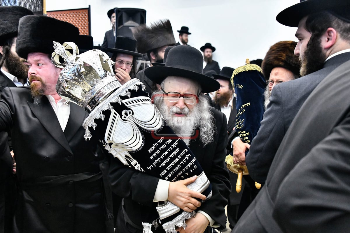 הכנסת ספר תורה וחנוכת הבית בחצה"ק אמשינוב בצפת