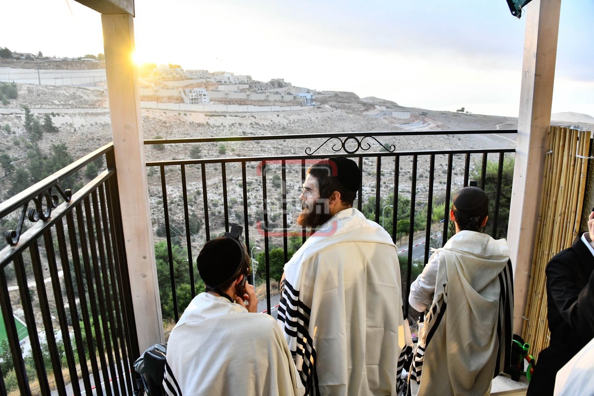 הכנסת ספר תורה וחנוכת הבית בחצה"ק אמשינוב בצפת