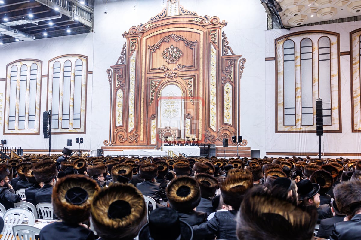 סליחות ראשונות בחצה"ק סקווירא 