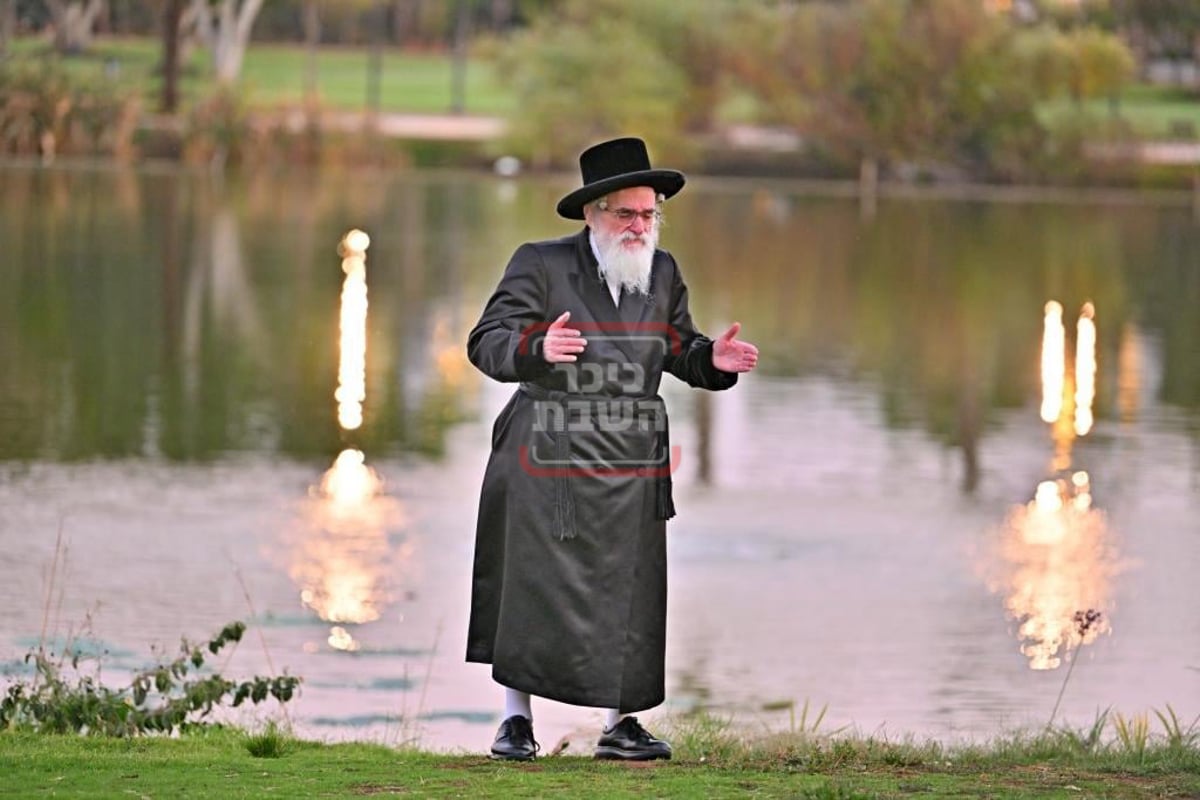 ערב ומוצאי יום כיפור בחצה"ק ויז'ניץ 