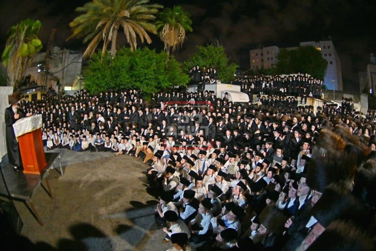 ערב ומוצאי יום כיפור בחצה"ק ויז'ניץ 