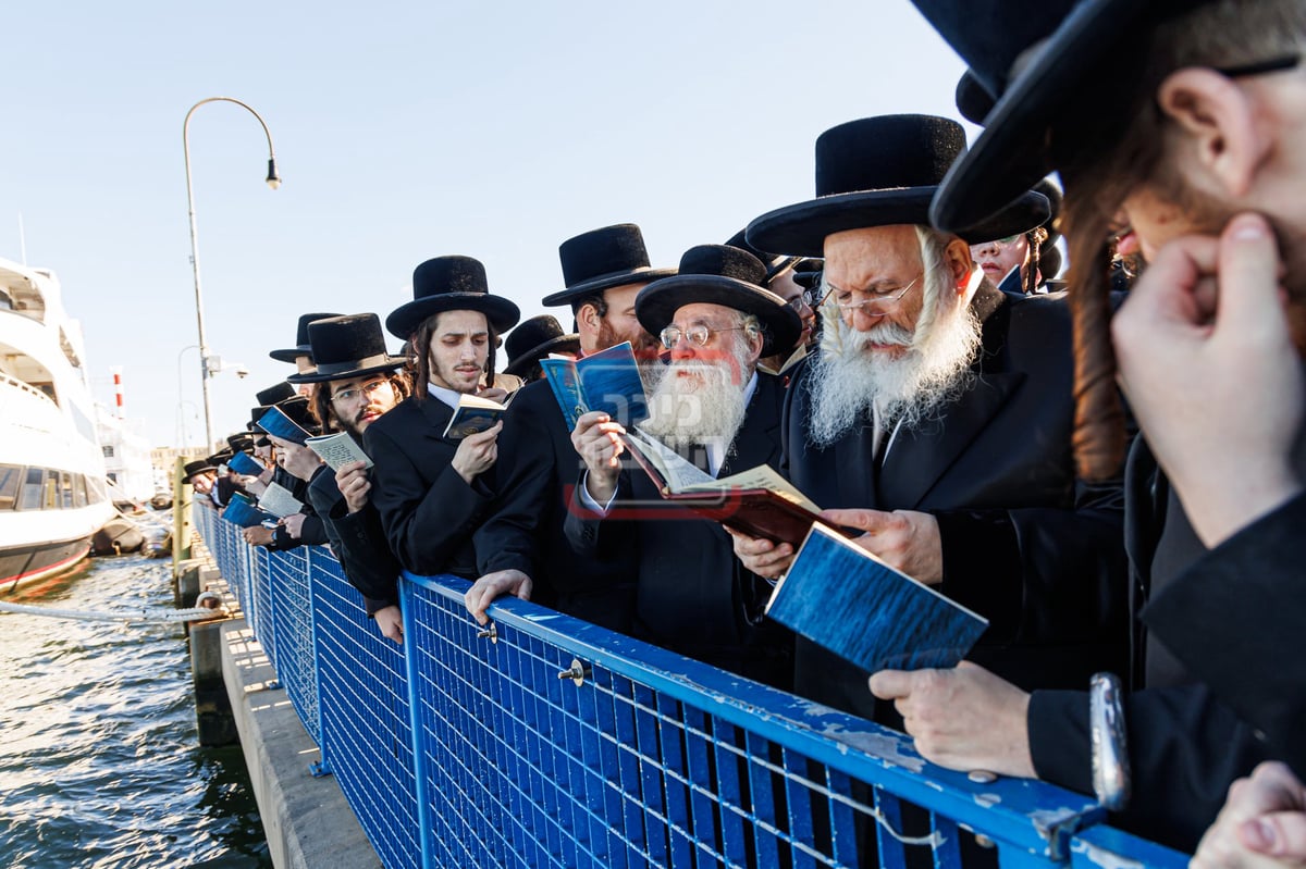 ערב ומוצאי יום כיפור בחצה"ק באבוב 