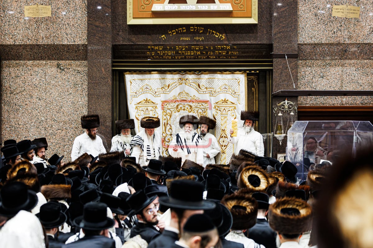 ערב ומוצאי יום כיפור בחצה"ק באבוב 