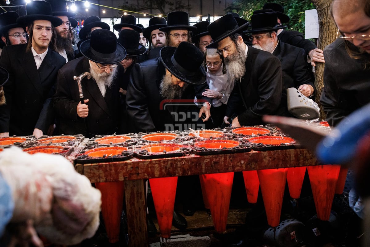 ערב ומוצאי יום כיפור בחצה"ק באבוב 45 